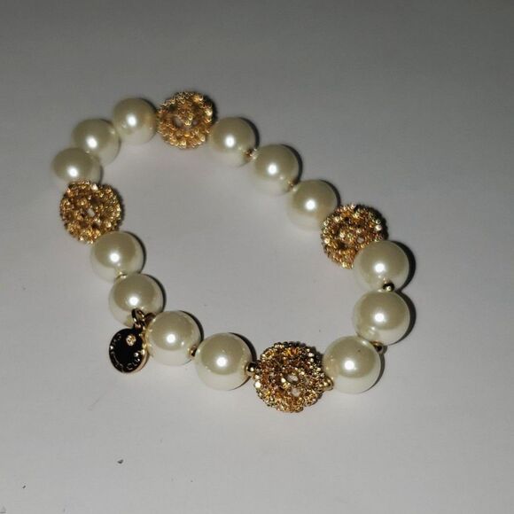 A Charter Club Faux Pearl and Gold Tone Bracelet Classy Stretchy Evening - Picture 1 of 8